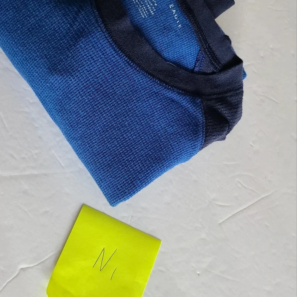 NWT American Eagle Outfitters Blue Tshirt long sleeve sz.M